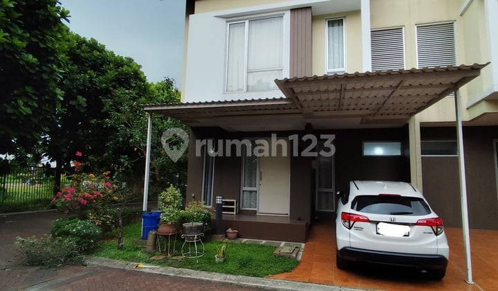 Corner House 2 Floors Malibu Village