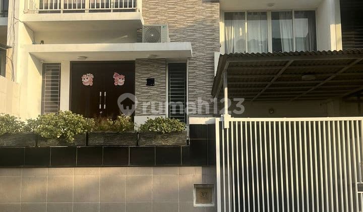 Disewa Rumah Layar Permai Pik Uk 8x15 Semi Furnish