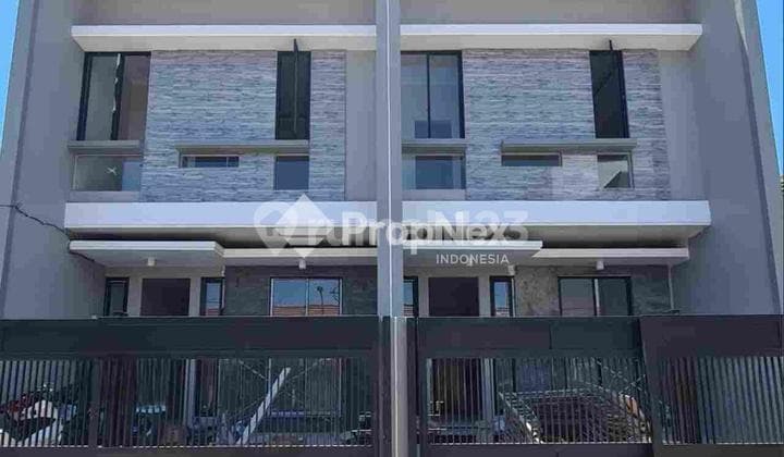 KLAMPIS SEMOLO TIMUR MINIMALIS