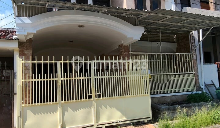 2-Story House in Mulyosari Tengah