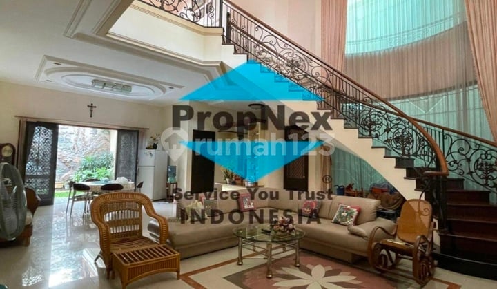 Rumah Premium Manyar Jaya