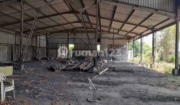 Dijual Tanah+gudang Di Cipondoh Lt.1800m2