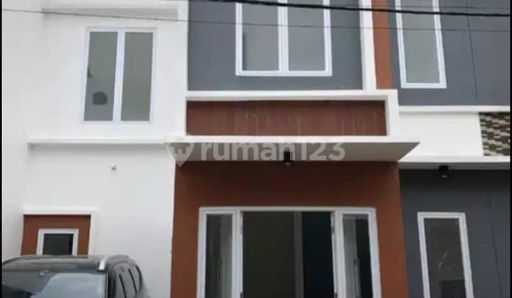 Rumah 2 Lantai Siap Huni Dalam Cluster di Parigi Nempel Bintaro
