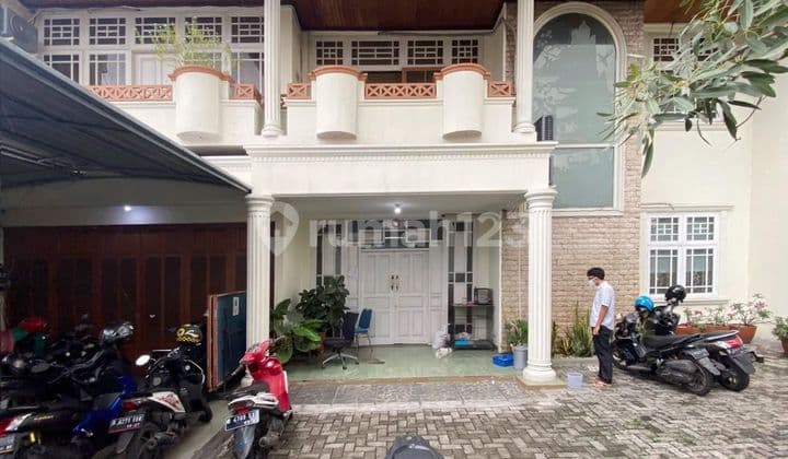 Rumah Kantor Pinggir Jalan di Cempaka Jaksel
