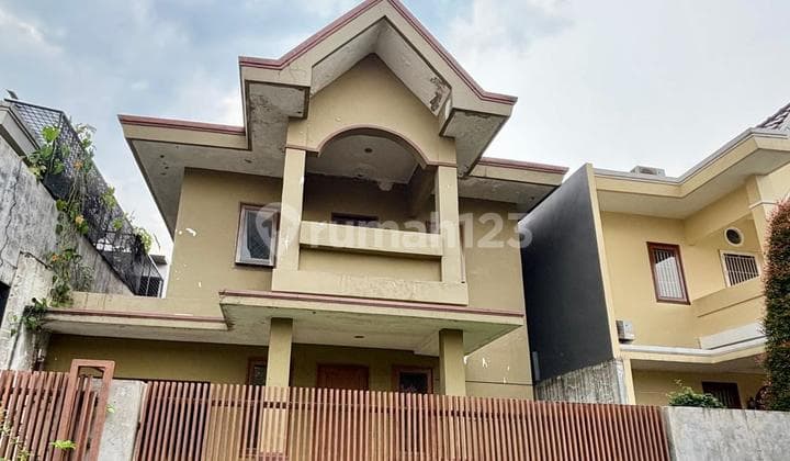 Rumah Hitung Tanah Dalam Cluster Raffles Hills di Cibubur