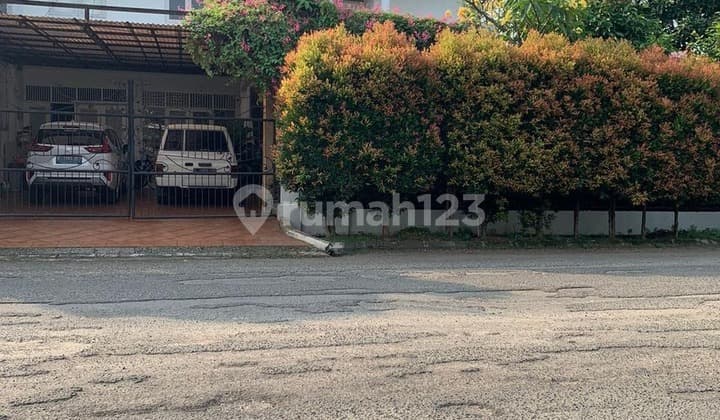 Rumah Cantik Siap Huni Dengan Private Pool di Lebak Bulus
