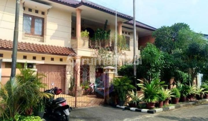 Rumah Mewah Murah Tanah Luas Depan Taman Lokasi Strategis