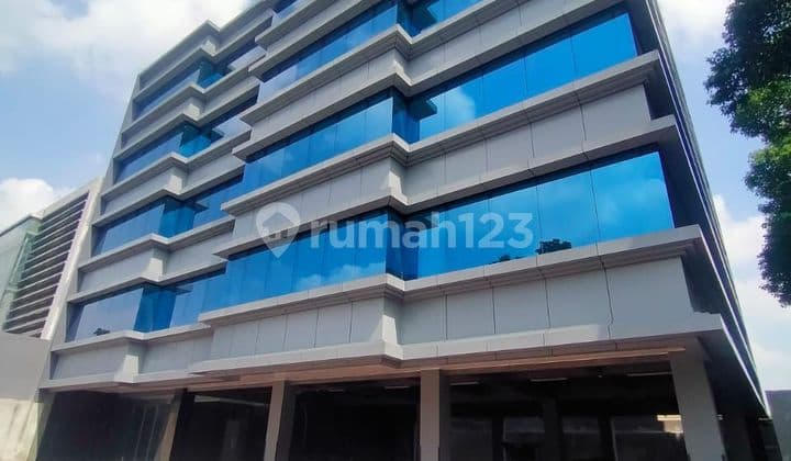 Gedung kantor baru 5 lantai hook pinggir jalan raya