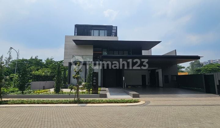RUMAH MEWAH DI NAVAPARK BSD UNIT BARU 3,5 LANTAI SIAP HUNI