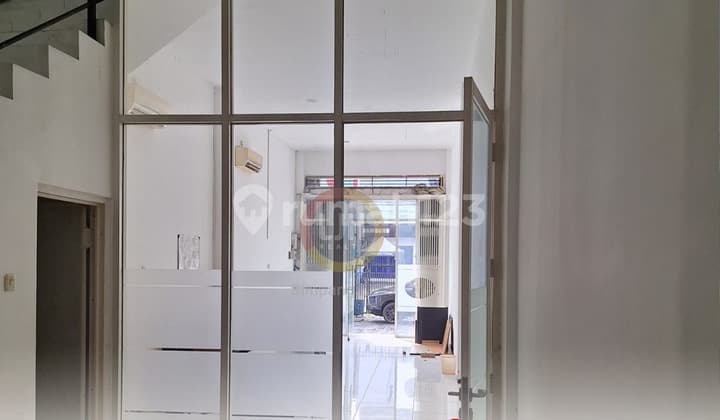 Disewakan Ruko Strategis 120 m2 SHM Gayamsari, Semarang