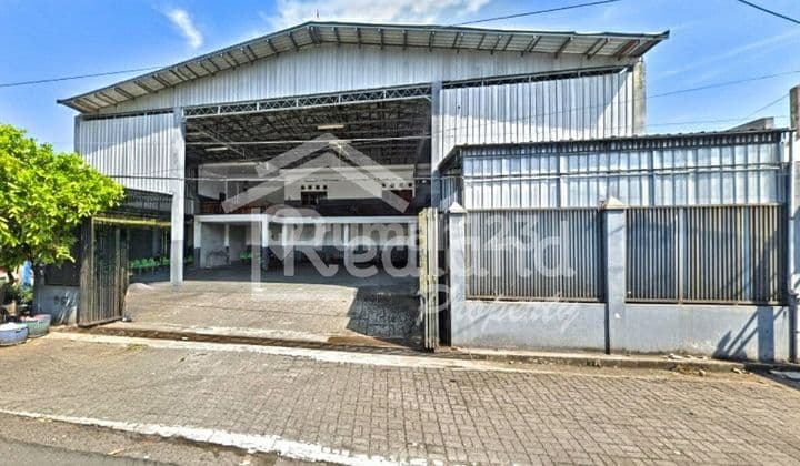 Business Space in Gajahmungkur area, Semarang (Si 8320)