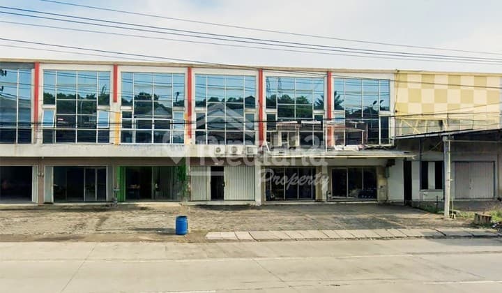 Shop house on Walisongo Street, Jrakah, Semarang, Nc Si 6486s