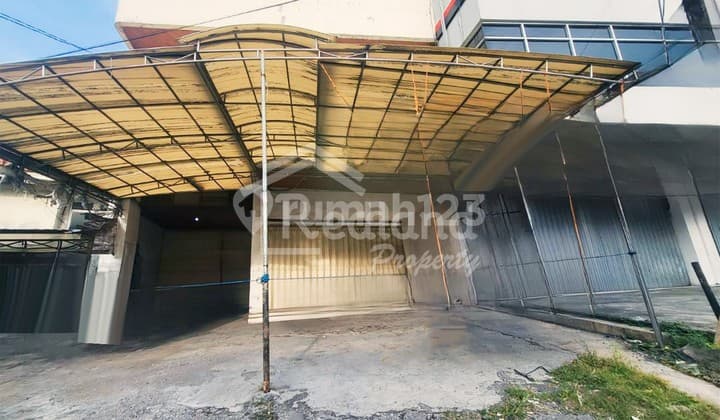 House in Mt Haryono, Semarang Si Me 6591