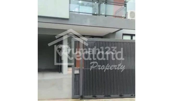 House in the Bukit Sari area, Semarang (Si 8264S)