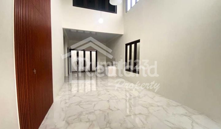 Rumah di Puri Anjasmoro , Semarang ( Si 8302 )