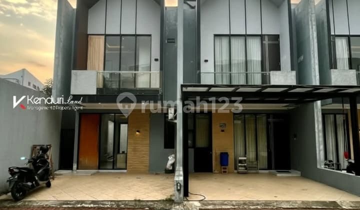 Affordable House in a Cluster in Jagakarsa With Private Pool