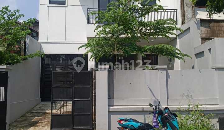 Rumah Baru Dalam Komplek Mega Cinere Siap Huni