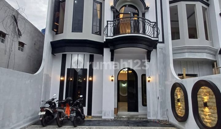 Brand New Beautiful House in Jagakarsa, South Jakarta