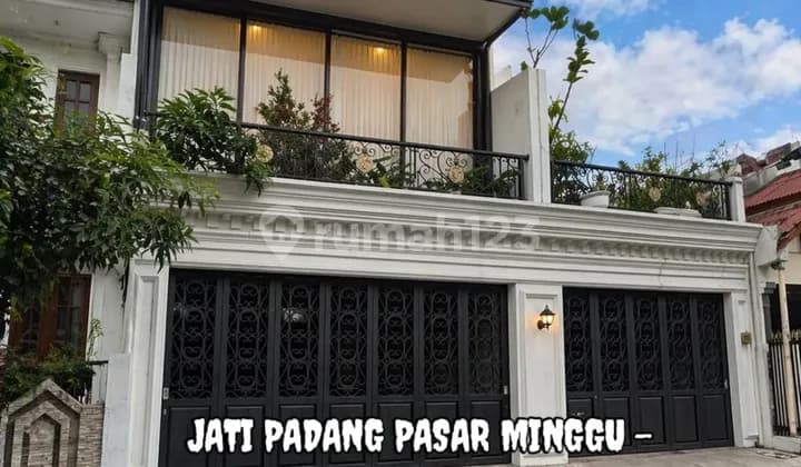 House Near Toll 5 Minutes from TB Simatupang Toll