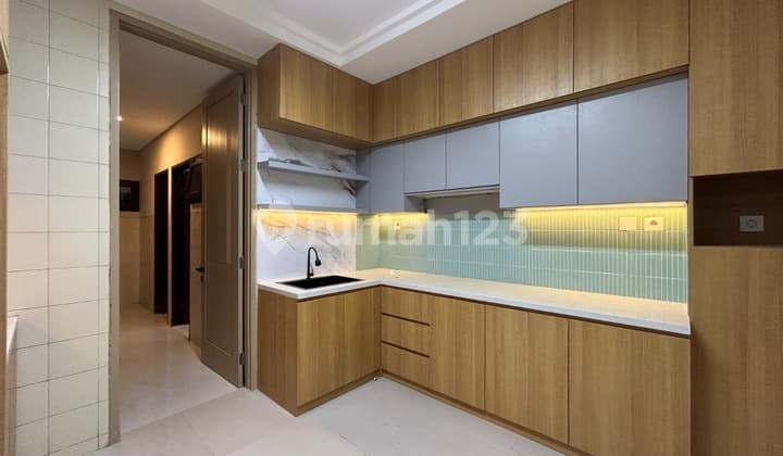 Luxury House Inside a Complex