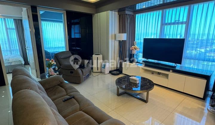 Semi-Furnished Corner Apartment Pakuwon Mall La Riz