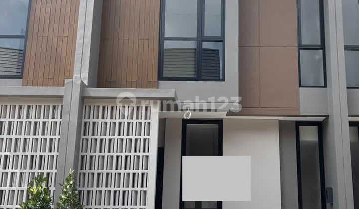 Disewakan Rumah Bagus Siap Huni Sumarecon Crown Gading - Bekasi