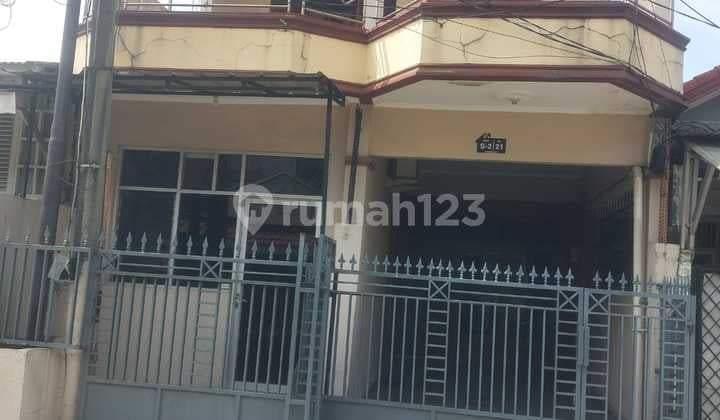 Dijual Rumah Strategis di Taman Harapan Baru Harapan Indah