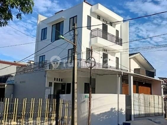 Suitable for Investment: 3-Story Boarding House in Kelapa Gading