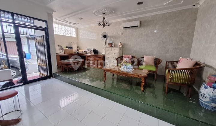 Harga Murah Ruang Usaha Siap Pakai di Tambora Jakarta Barat