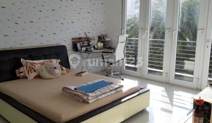 Rumah Mewah 3 Lantai di Bukit Gading Mediterania Kelapa Gading