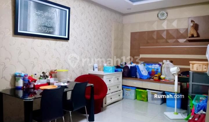 SUDAH RENOV Rumah Central Park Ahmad Yani Surabaya 8x16 SHM 2 Lantai Semi Furnished