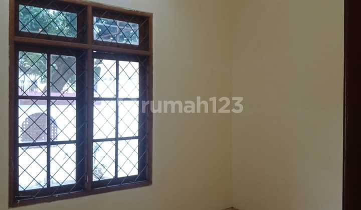 Flash Sale! Rumah Besar Gayung Kebonsari Surabaya - bisa Tinggal / Usaha / Kantor