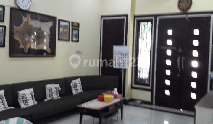 BANGUNAN BAGUS TERAWAT Rumah 2 Lantai Garden Dian Regency Waru Sidoarjo 7x16 SHM Kamar 6 Butuh Laku Cepat
