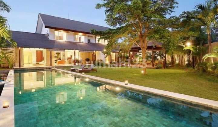 HUGE GARDEN & BIG POOL 3Br Modern Tropical Villa Tegal Cupek Kerobokan Dkt Umalas 11 Are 2 Lantai