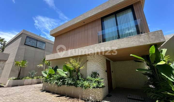 Wake Up Steps From The Beach In Pererenan Bali