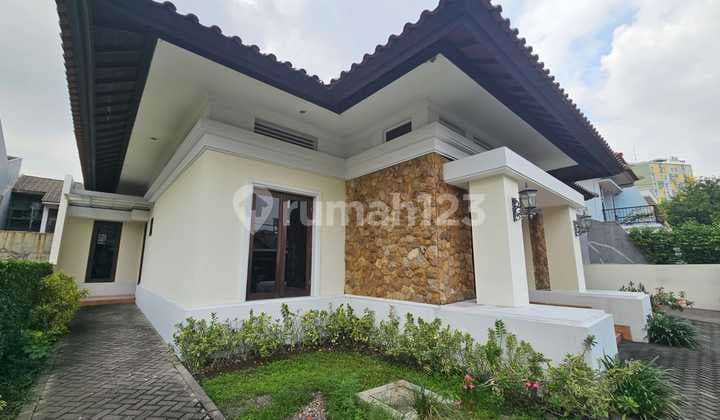 Besar Mewah Rumah Saronojiwo Surabaya 18x25 Kamar Besar2 Bangunan Istimewa