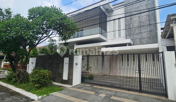 Rumah Super Mewah Jemursari - Layout Ciamik, Material Top, Tinggal Bawa Koper