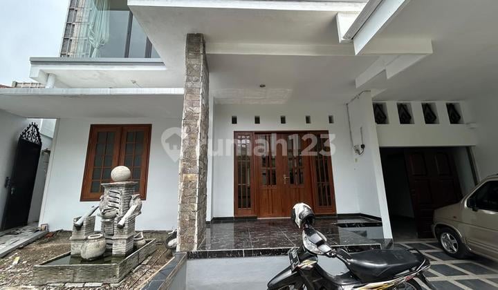 NEW LISTING - Rumah Mewah 2 Lantai + Private Pool Sarono Jiwo Surabaya