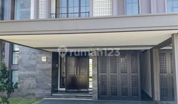 Dijual Rumah Mewah Podomoro Tepi Danau Siap Huni