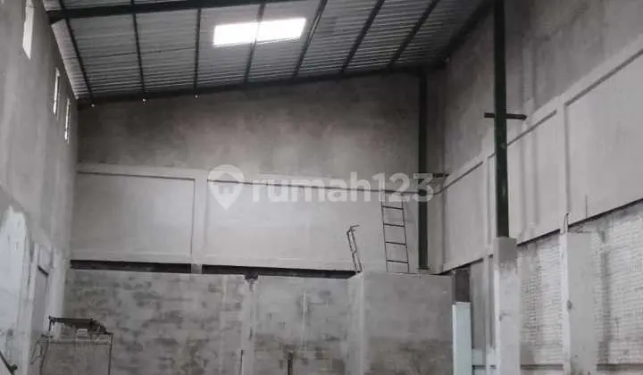 For Rent Dry Warehouse Non-Construction Waste Steel Kiaracondong