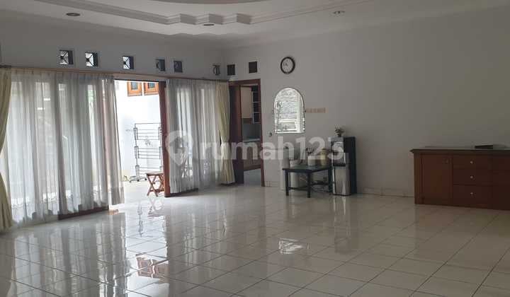 Sewa Rumah Furnished Pasteur Istana Regency