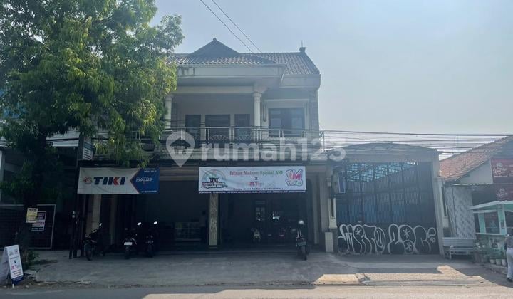 Dijual Ruko Pinggir Jalan Cocok untuk Usaha Sekaligus Tempat Tinggal Doi Megu Cilik Sumber (Rz)