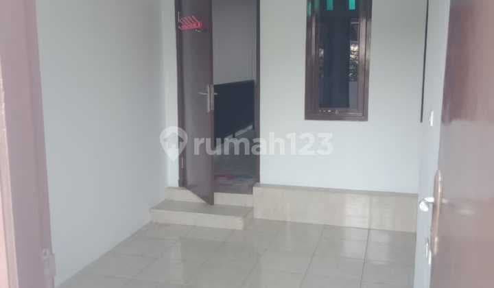 Rumah 2 Lantai SHM Bebas Banjir, bisa untuk Uaha