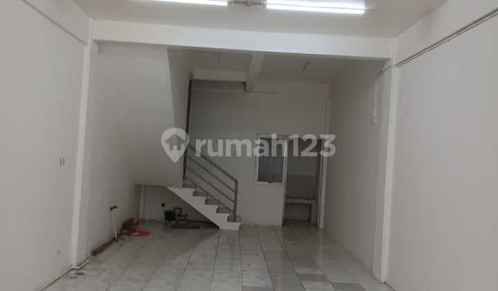 Disewakan Ruko Kedungdoro 3 Lantai Strategis