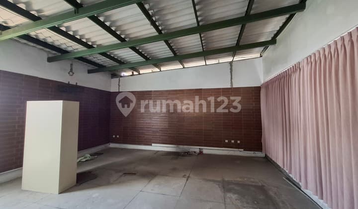 Disewakan Ruko Tengah Kota 3 Lantai Loss Cocok Utk Showroom