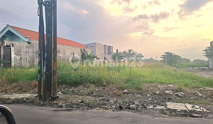 For Rent: Cheap Commercial Land by the Roadside