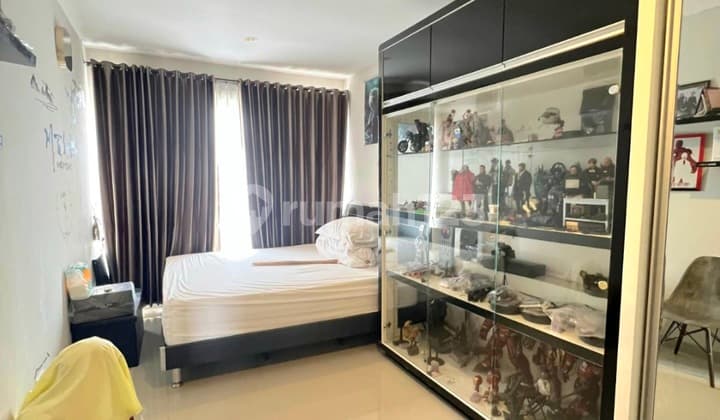 Disewakan Rumah 2,5 Lantai 4 Kt di Citraland Utama