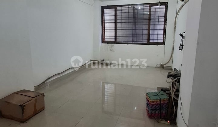 For Rent / For Sale Kedungdoro Strategic Shop House 0 Main Road