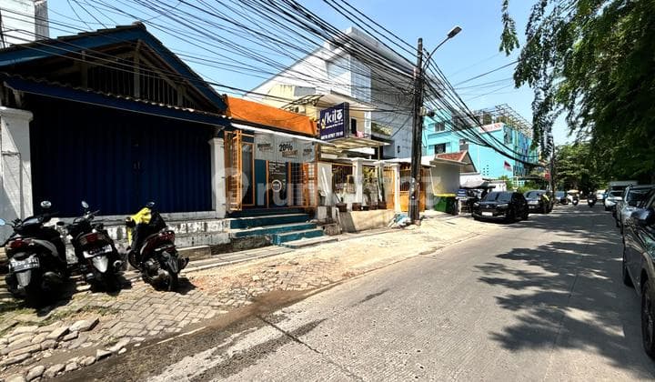 Disewakan Lahan Kontrak Bangun Seluas 450 m2 Area Samping Pasar Santa