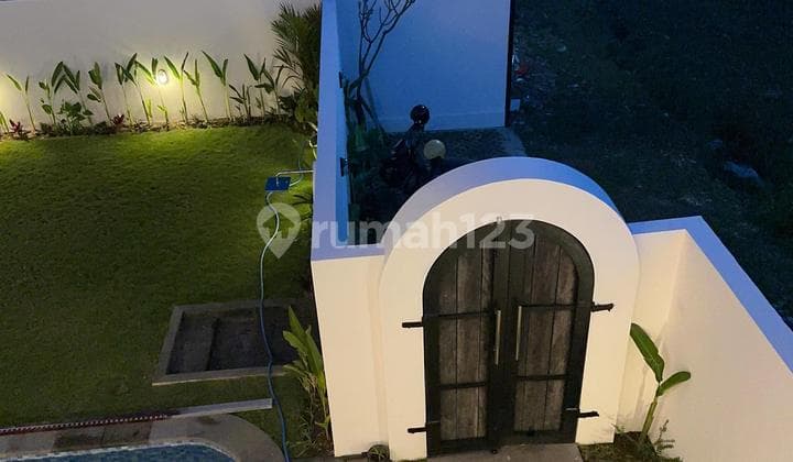 Villa Baru Furnished Kolam Renang Dekat Pantai di Munggu, Badung